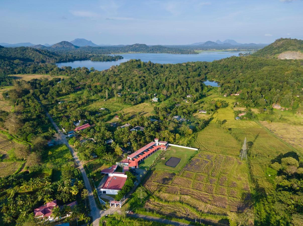 Elephyard Retreat Hotel Махиянгана Екстериор снимка